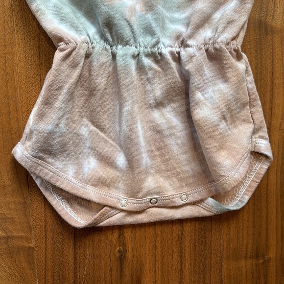 NWOT Rylee + Cru Cinch Tye Dye Rainbow Playsuit, Baby Romper 3-6 months - Picture 4 of 5